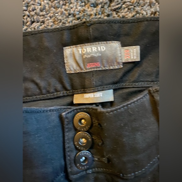 BNWOT Torrid black Super Soft Jegging high waisted size 20R - Picture 4 of 4